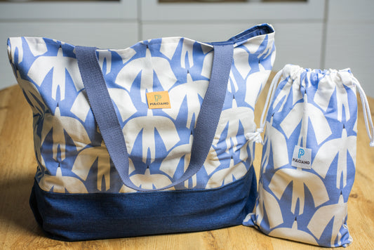 Blue Birds Beach tote bag